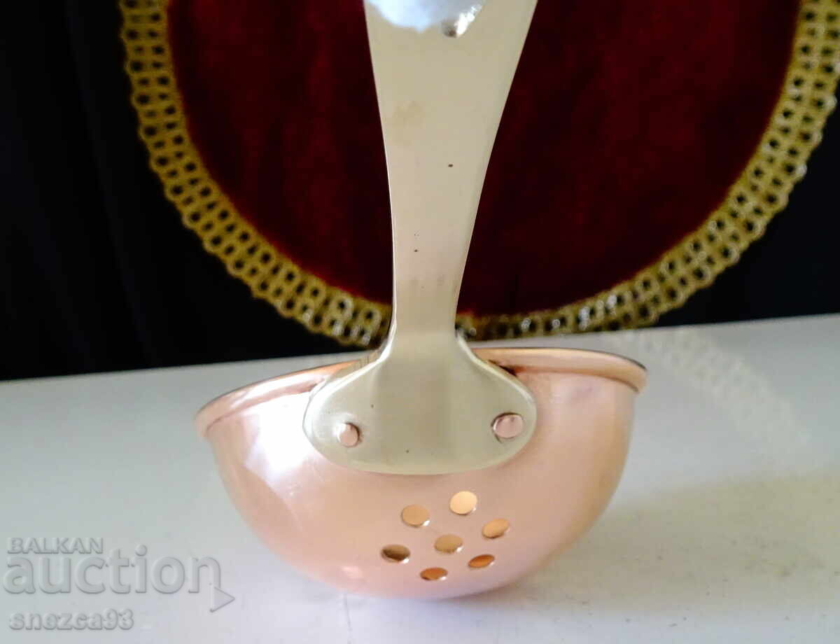 Медна цедка за чай,чиста червена мед. с цена € 22.99 | 44.96 лв. Медна цедка за чай,чиста червена мед. с цена € 22.99 | 44.96 лв.