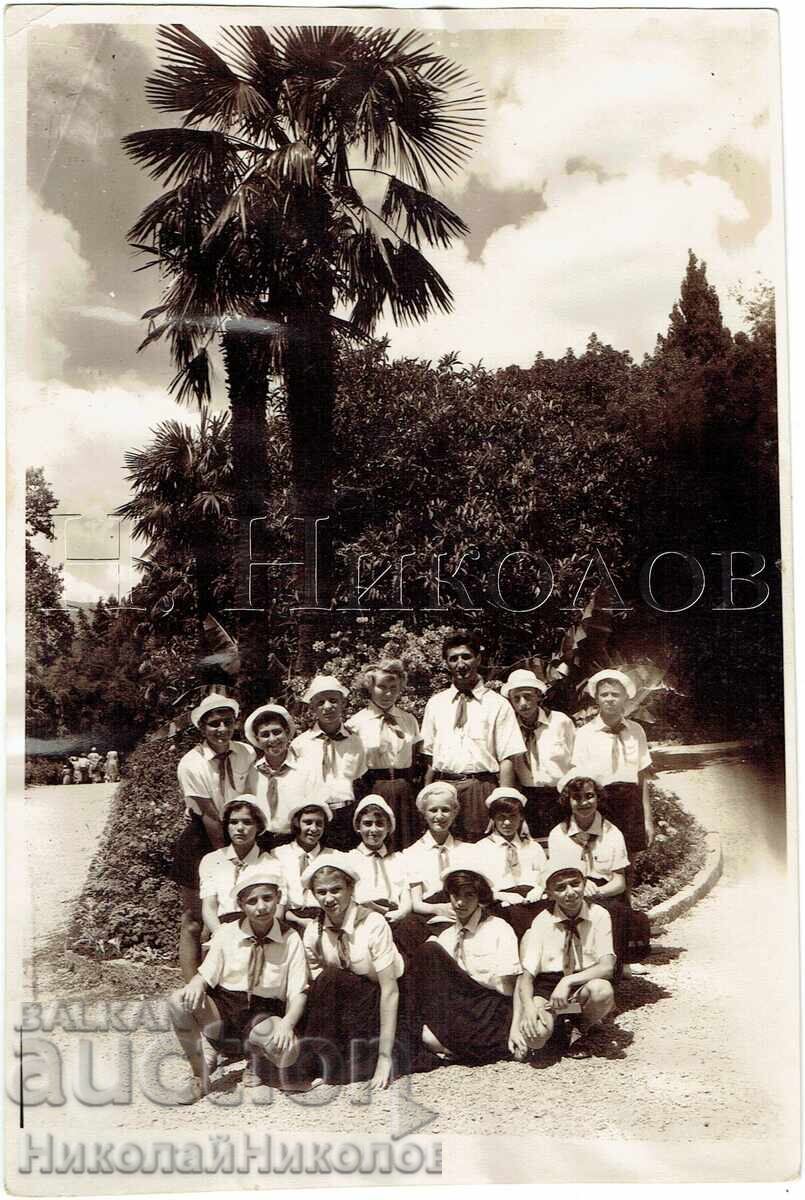 1958 ГОЛЯМА СТАРА СНИМКА КРИМ ГУРЗУФ ПИОНЕРСКИ ФЕСТИВАЛ Ж593