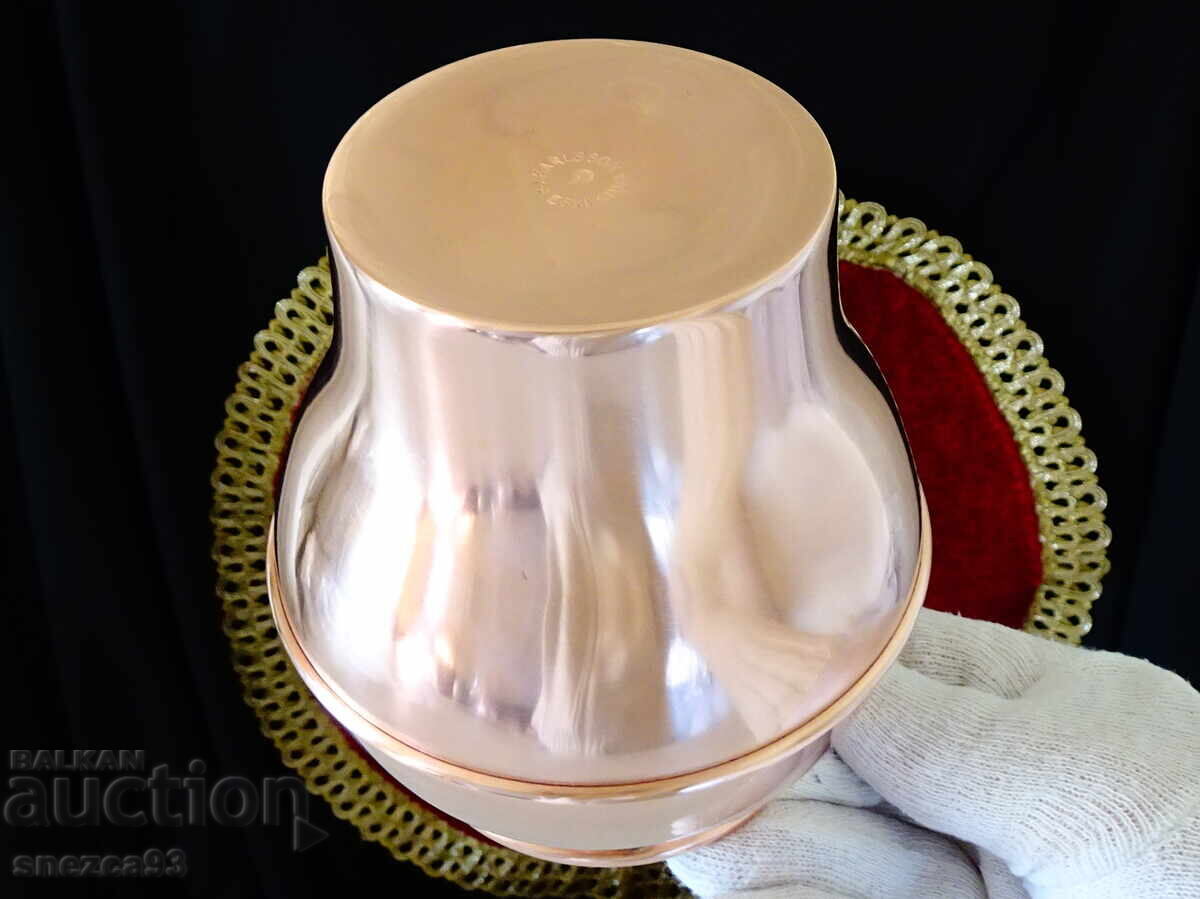 Delivery of Swedish copper wine goblet, mug, pure red copper