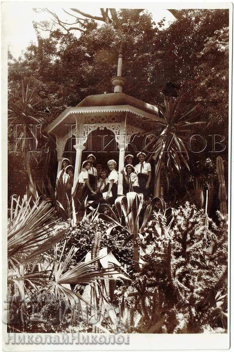 1958 FOTOGRAFIE VECHE MARE CRIMEEA GURZUF FESTIVAL AL PIONIERILOR J594