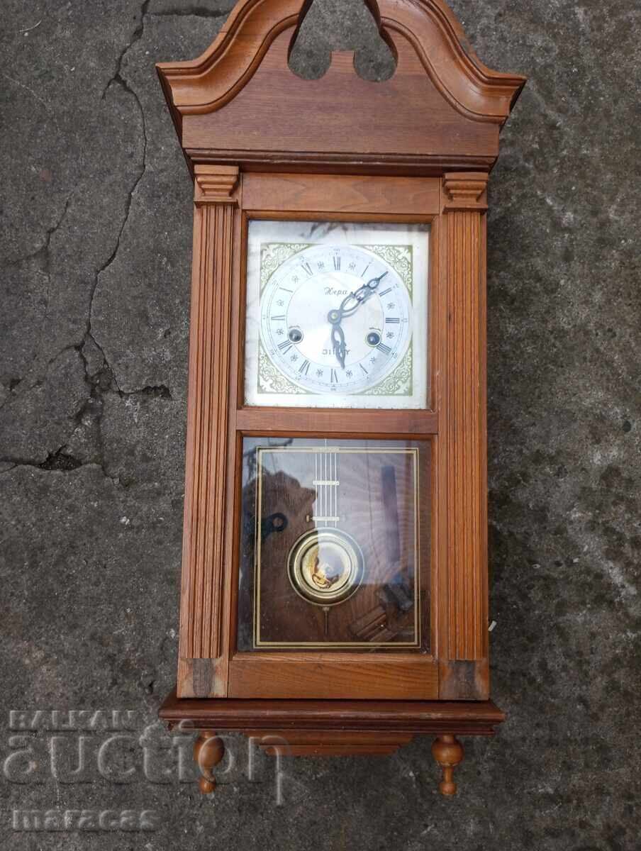 Ceas de perete vechi