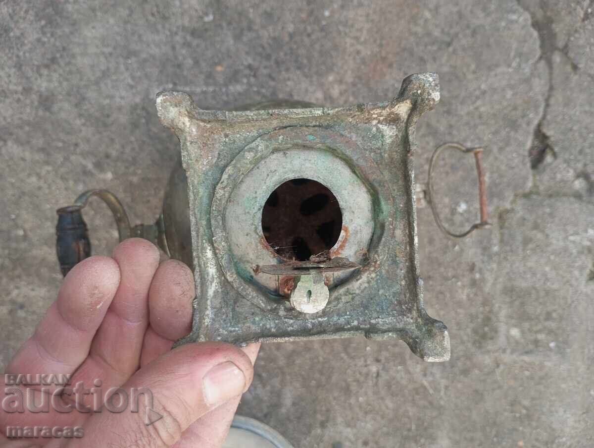 Δημοπρασία Παλιός μικρός σαμοβάρι με κάρβουνα Δημοπρασία Παλιός μικρός σαμοβάρι με κάρβουνα