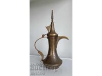 Vintage, vas tradițional arab pentru cafea