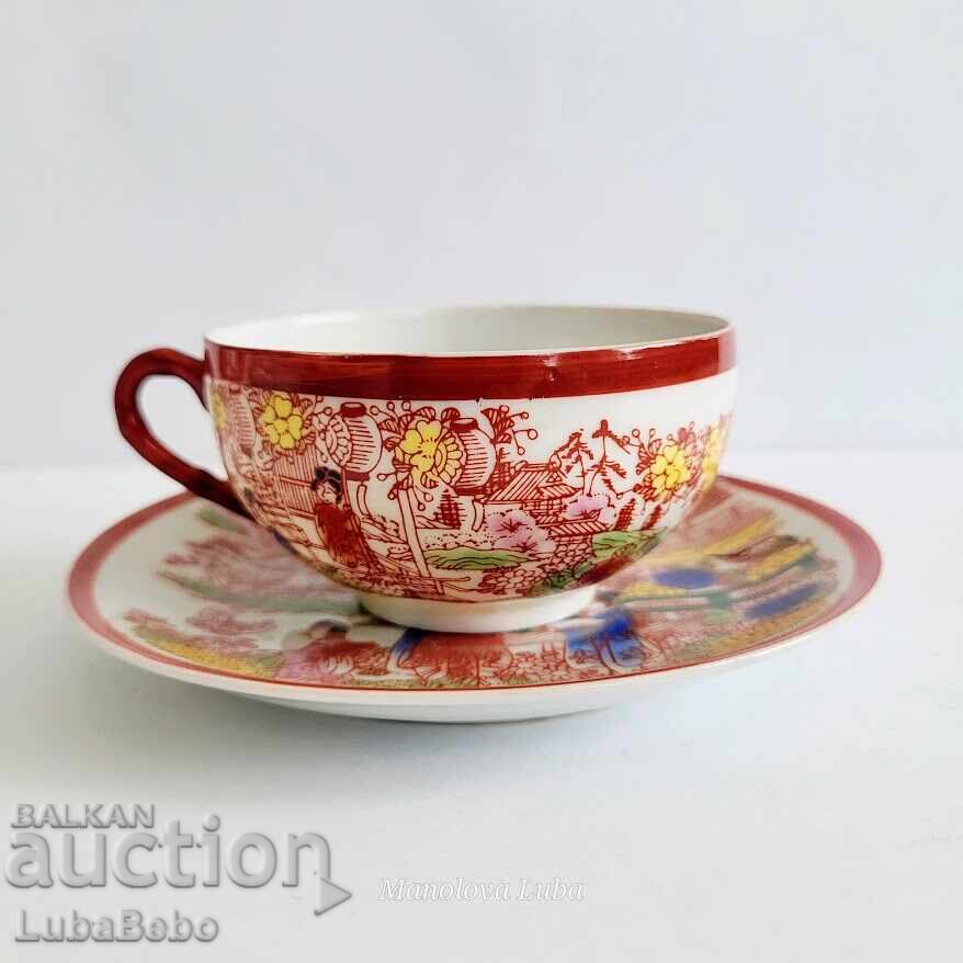 Ceșcuță din porțelan japonez cu farfurioară Kutani cu preț € 15.00 | 29.34 BGN