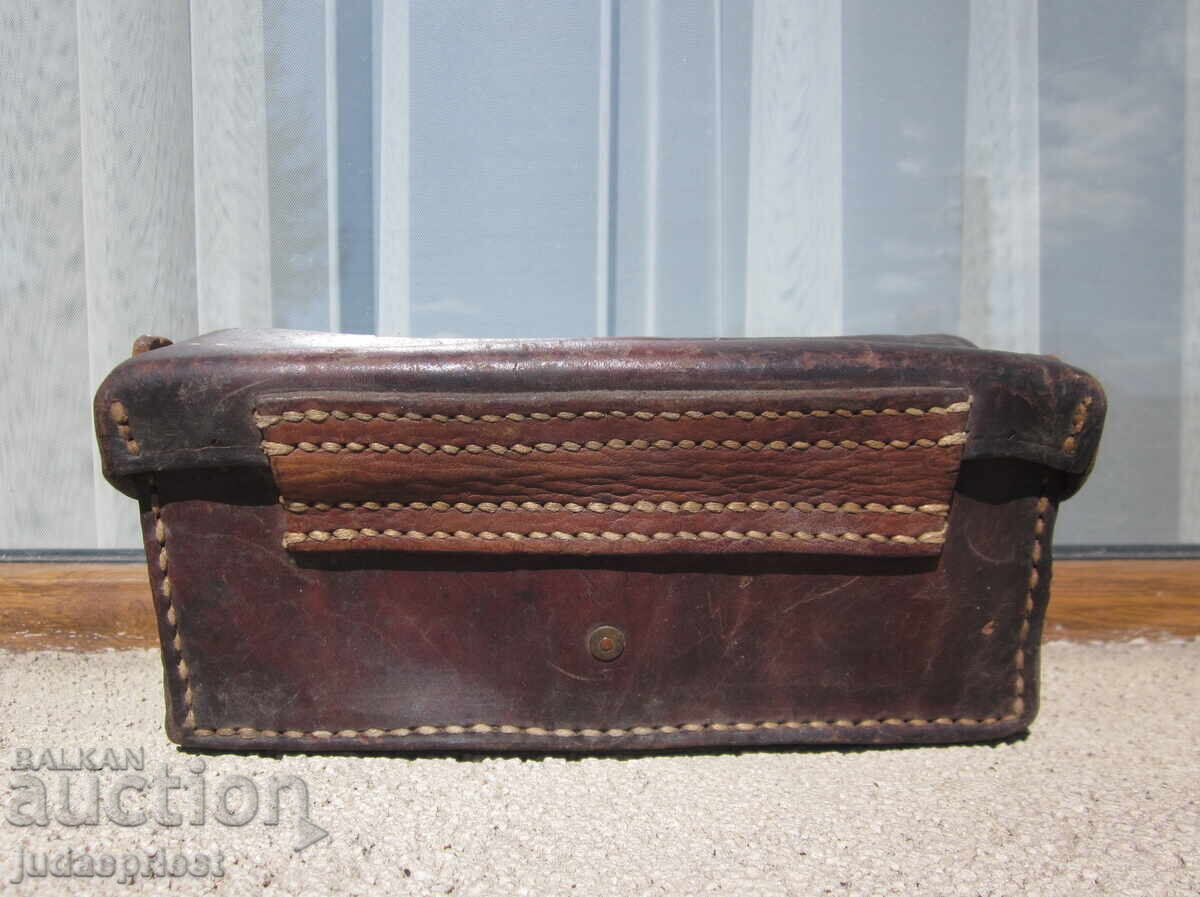 WWI Bulgarian Royal military leather Mannlicher cartridge pouch with price € 190.00 | 371.61 BGN WWI Bulgarian Royal military leather Mannlicher cartridge pouch with price € 190.00 | 371.61 BGN