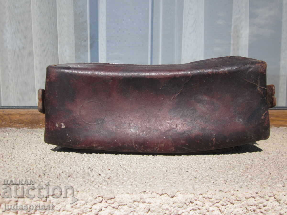 Delivery of WWI Bulgarian Royal military leather Mannlicher cartridge pouch Delivery of WWI Bulgarian Royal military leather Mannlicher cartridge pouch