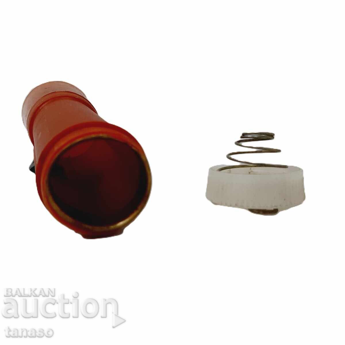 Livrarea Lanternă de semnalizare veche, funcțională (9.3)