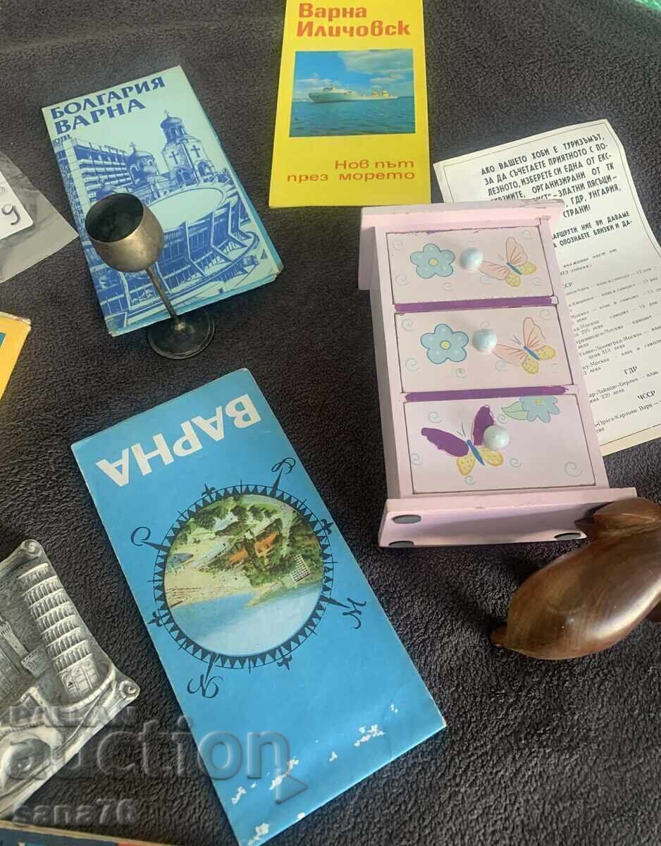 Lot mare de diverse (carduri, bijuterii și obiecte retro) de la 1 cent cu preț € 5.00 | 9.78 BGN
