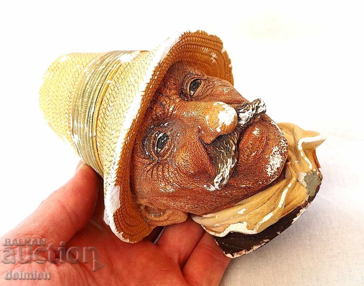 FIGURINĂ PORȚELAN VINTAGE BOSSONS ENGLAND, PICTATĂ MANUAL