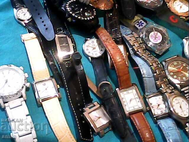 Ceasuri quartz toate 90% funcționale, fără baterii cu preț € 15.00 | 29.34 BGN