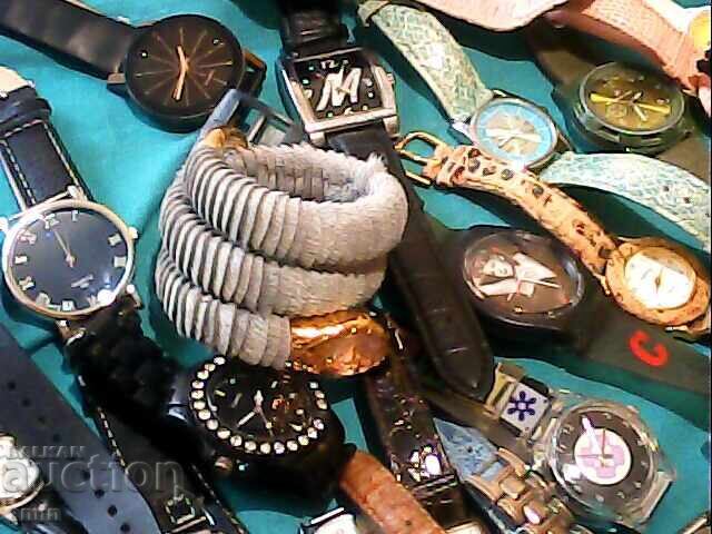 Livrarea Ceasuri quartz toate 90% funcționale, fără baterii