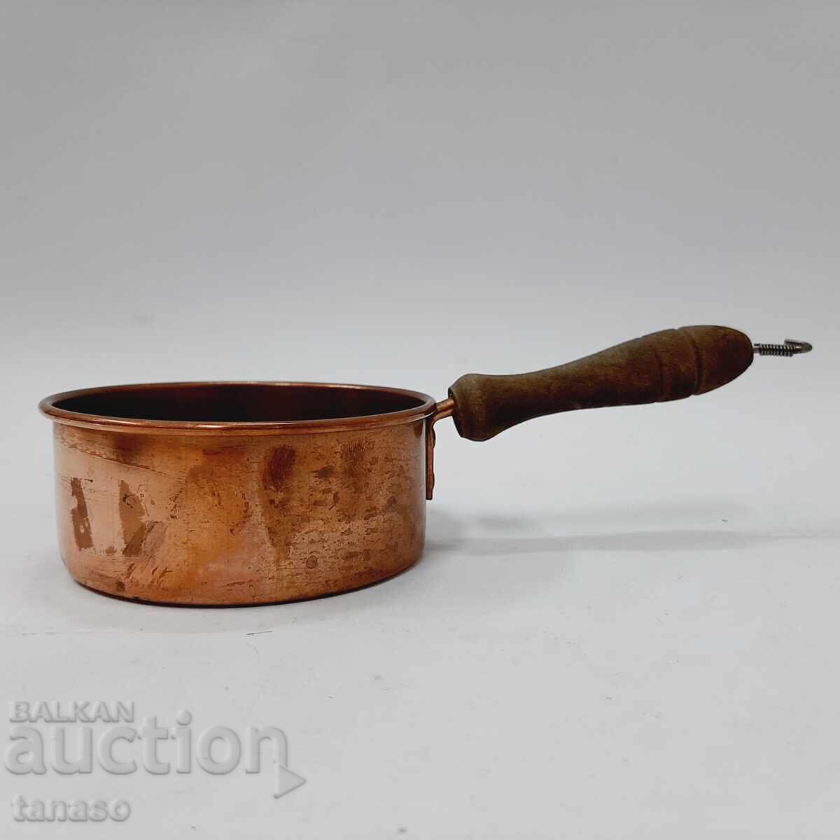 Caserolă mică din cupru cu mâner din lemn (13.3) cu preț € 25.00 | 48.90 BGN