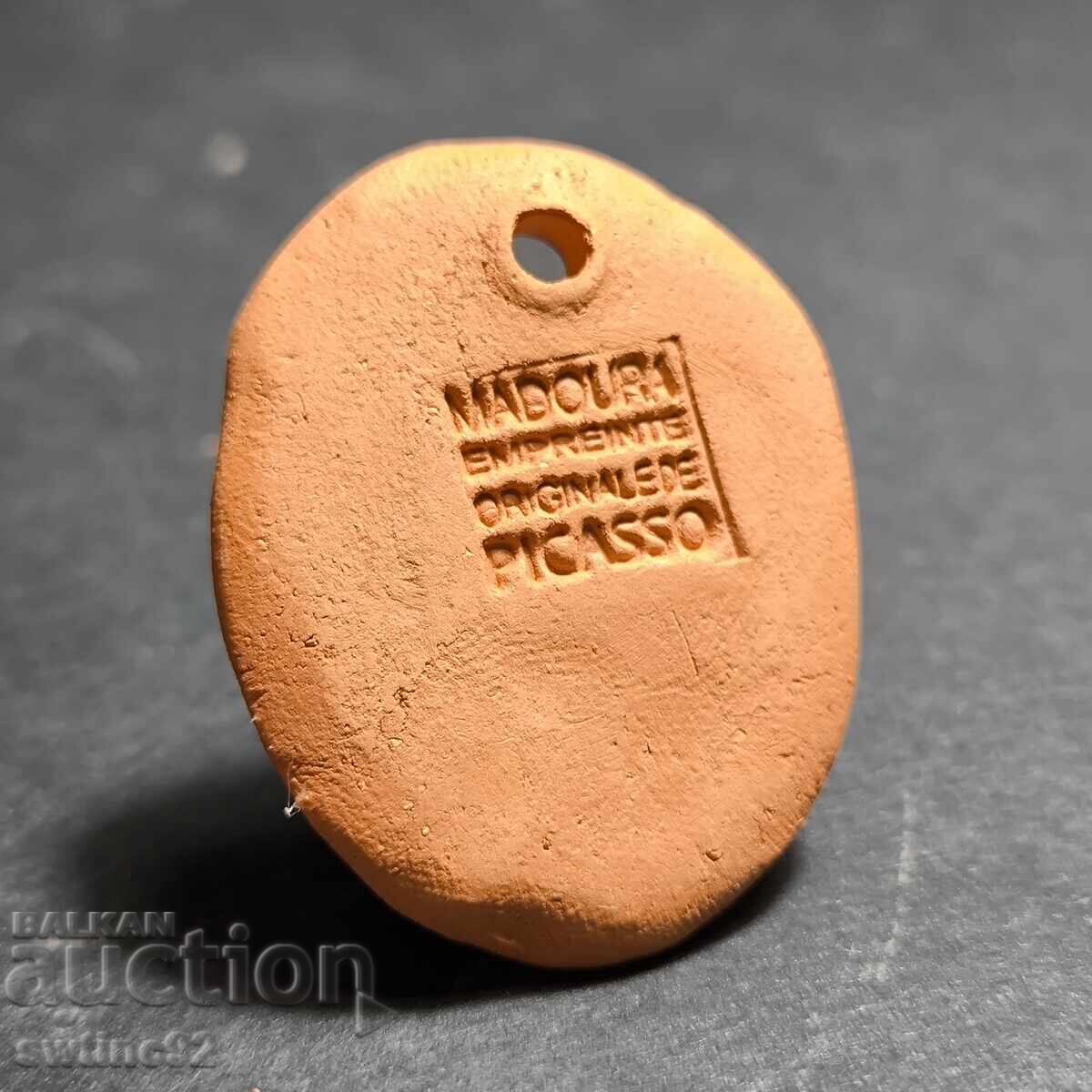 Реплика Копие Пабло Пикасо Мадоура Керамика Медальон с цена € 0.01 | 0.02 лв.