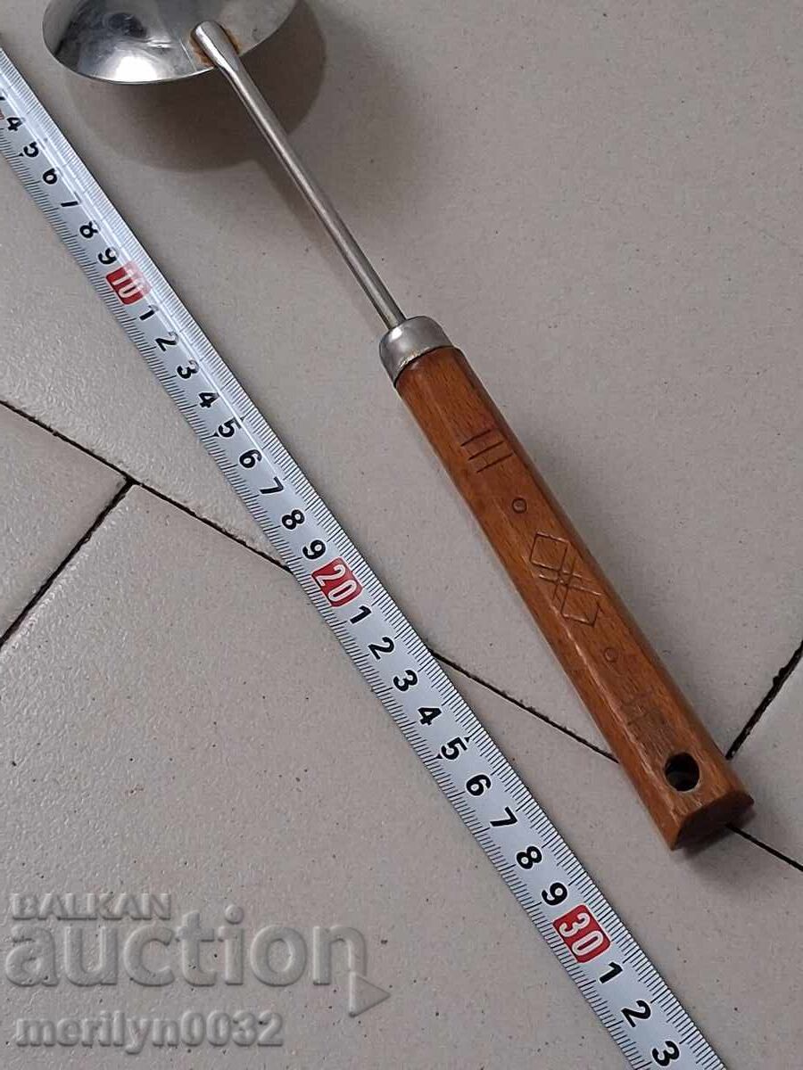 Аукцион Стара лъжица неръждавейка,черпак късен соц, НРБ