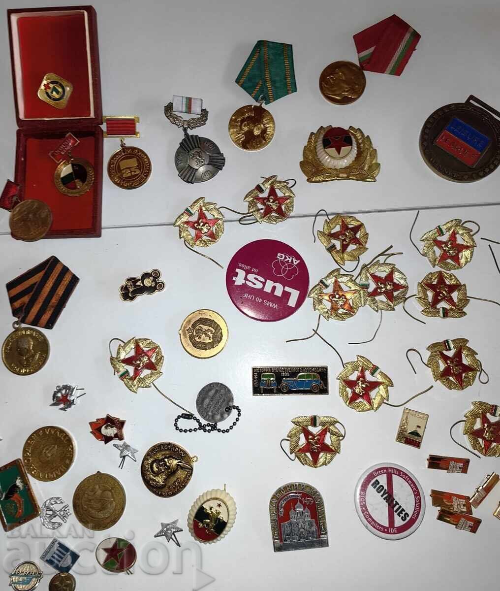 Livrarea LOT ORDINE MEDALII INSIGNE MEDALIE INSIGNĂ COCARDĂ