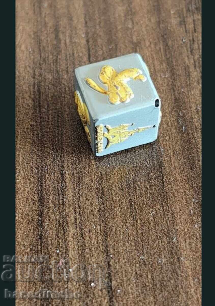 Various items and trinkets - 6