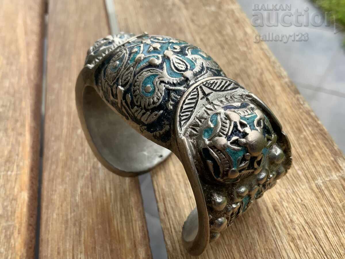 Βυζαντινή βραχιόλι κουμπέλι, ρογκάτκα, ασήμι, σμάλτο, πάστα Βυζαντινή βραχιόλι κουμπέλι, ρογκάτκα, ασήμι, σμάλτο, πάστα