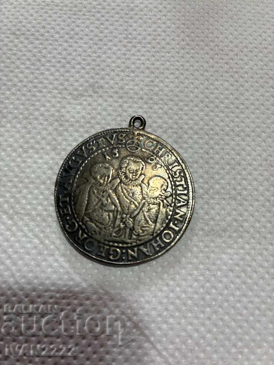 Vând monedă veche din argint