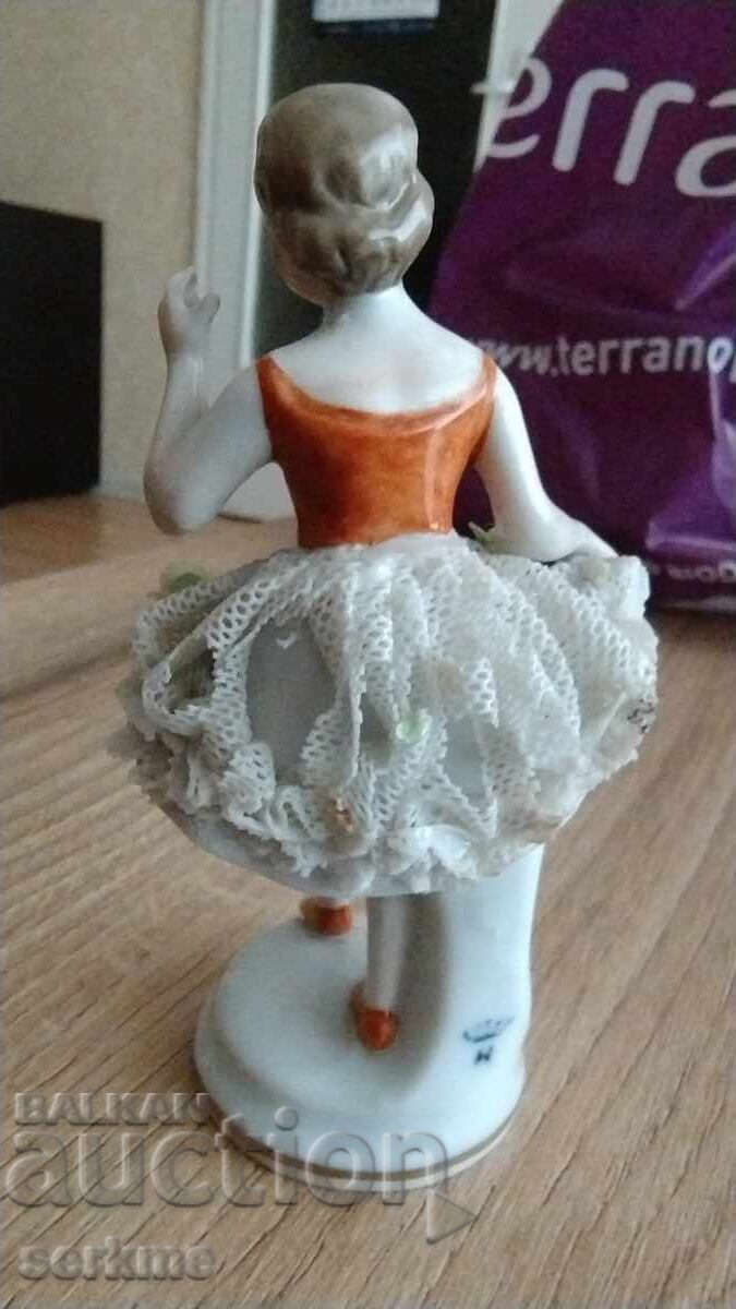 Auction  Porcelain figure