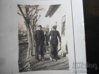 Fotografie veche, După vizita la camaradul de arme