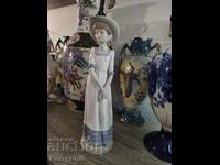 Συλλεκτική πορσελάνινη κούκλα, έργο της μάρκας NAO!