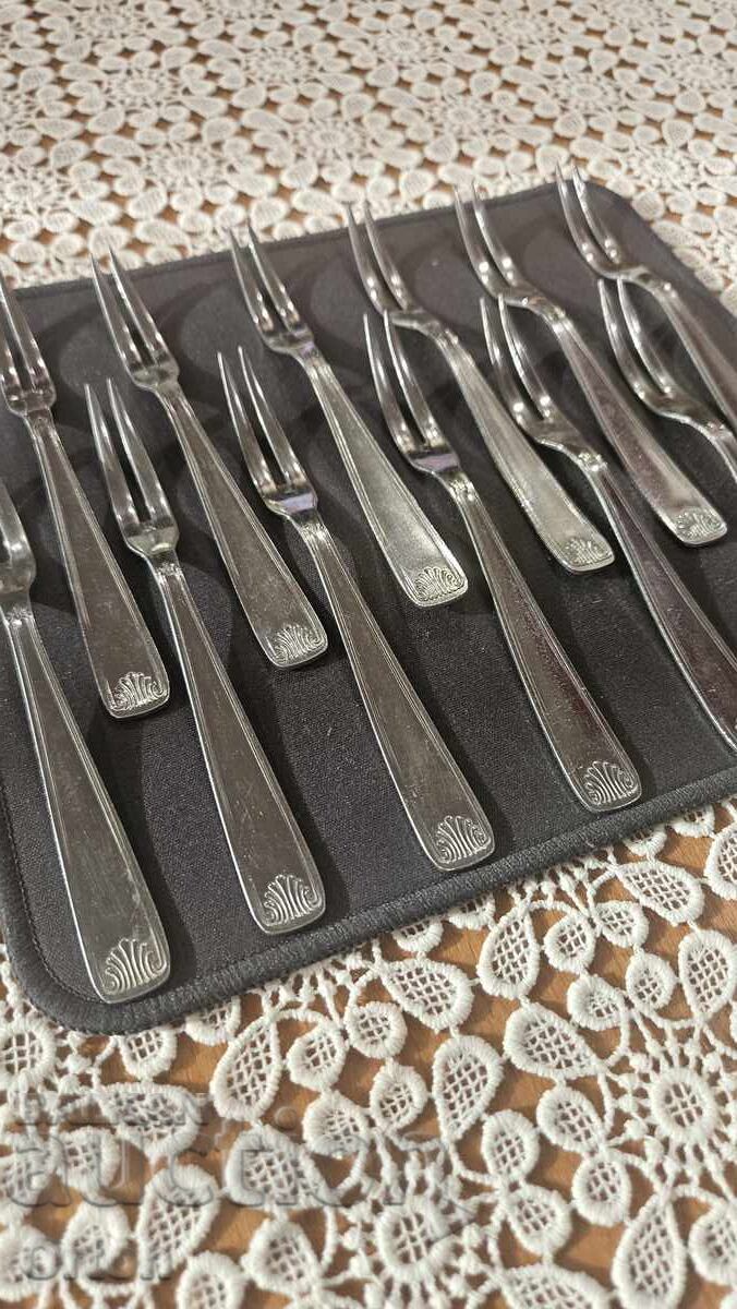 Licitație Furculițe pentru desert