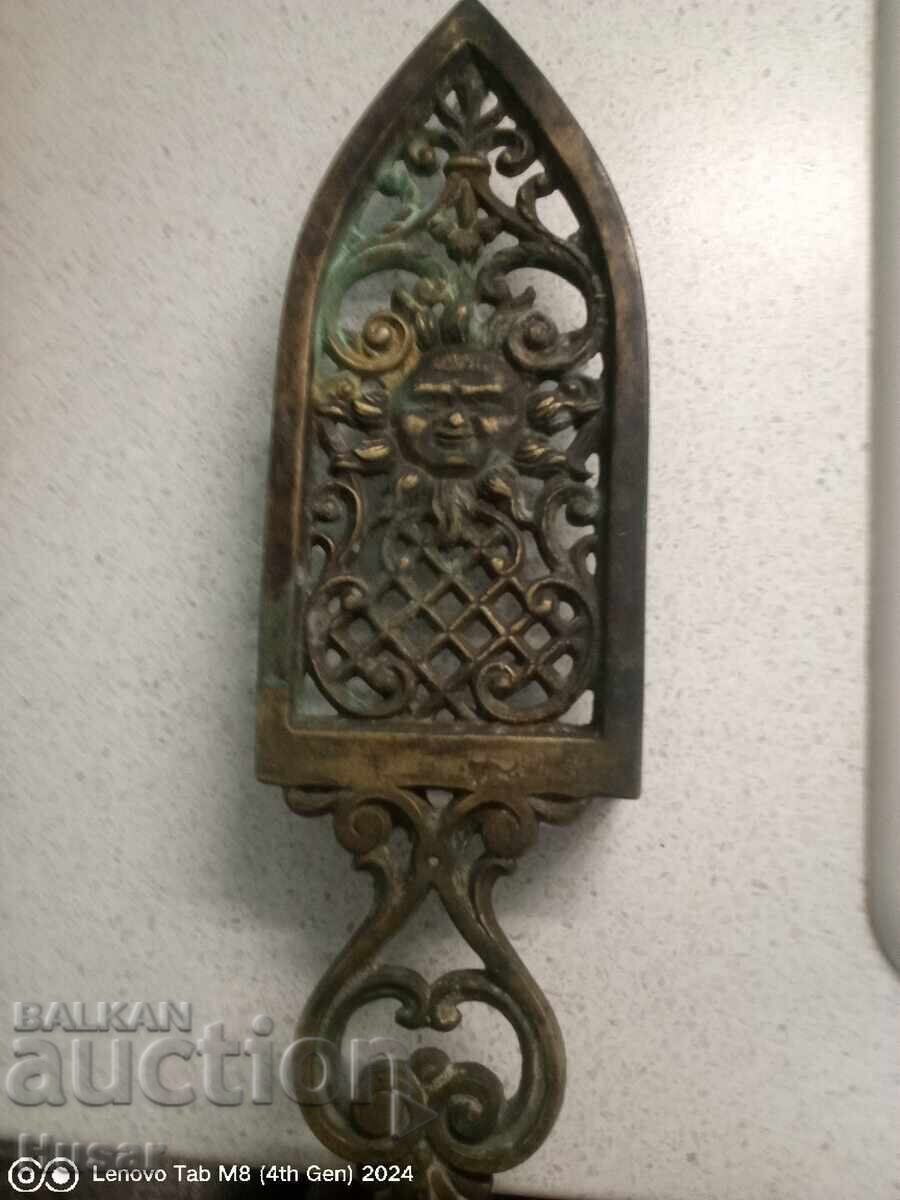 Veche suport de fier de călcat, soare, panou, bronz