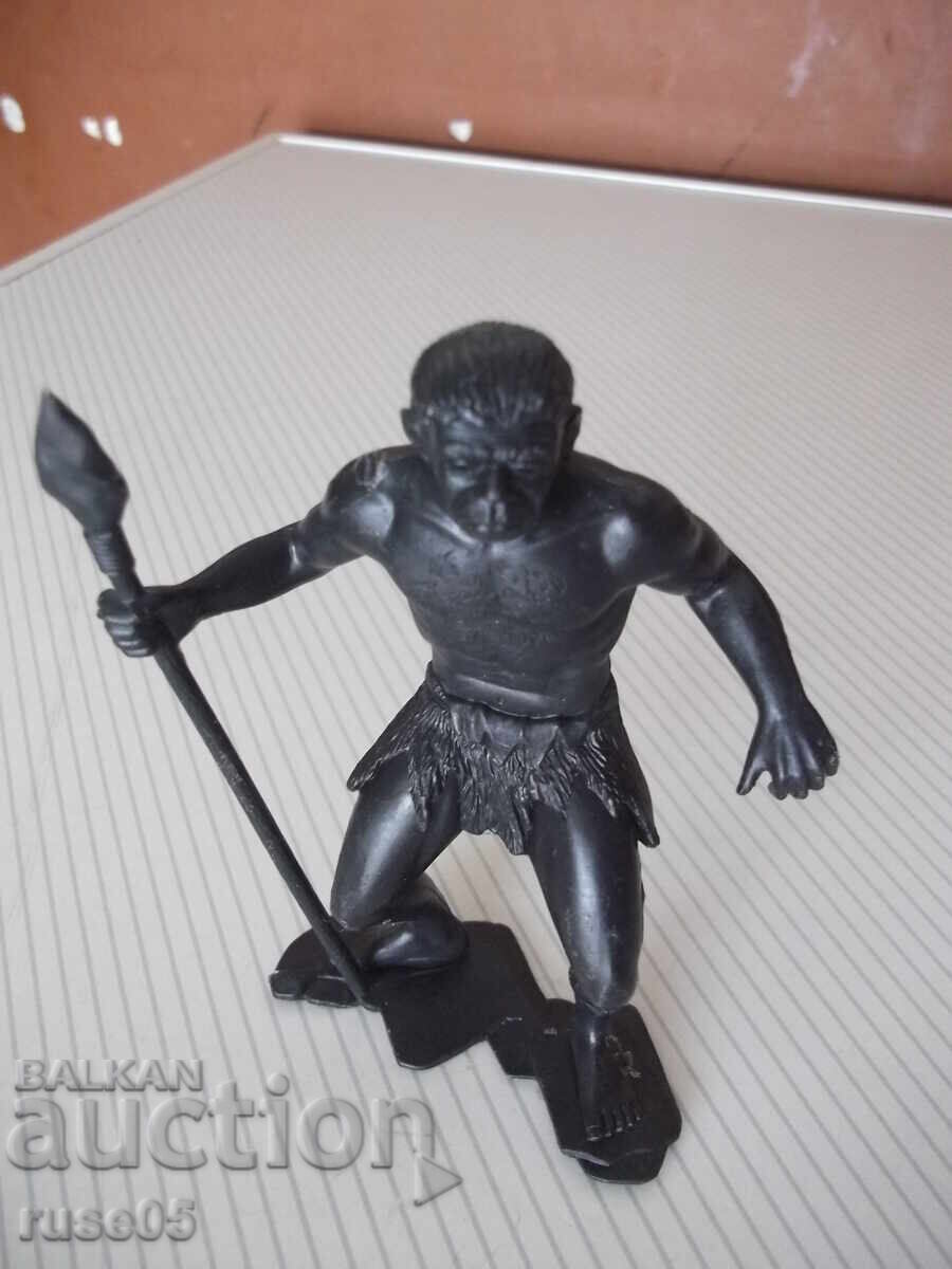 Livrarea Figurină "Sălbatic cu suliță"