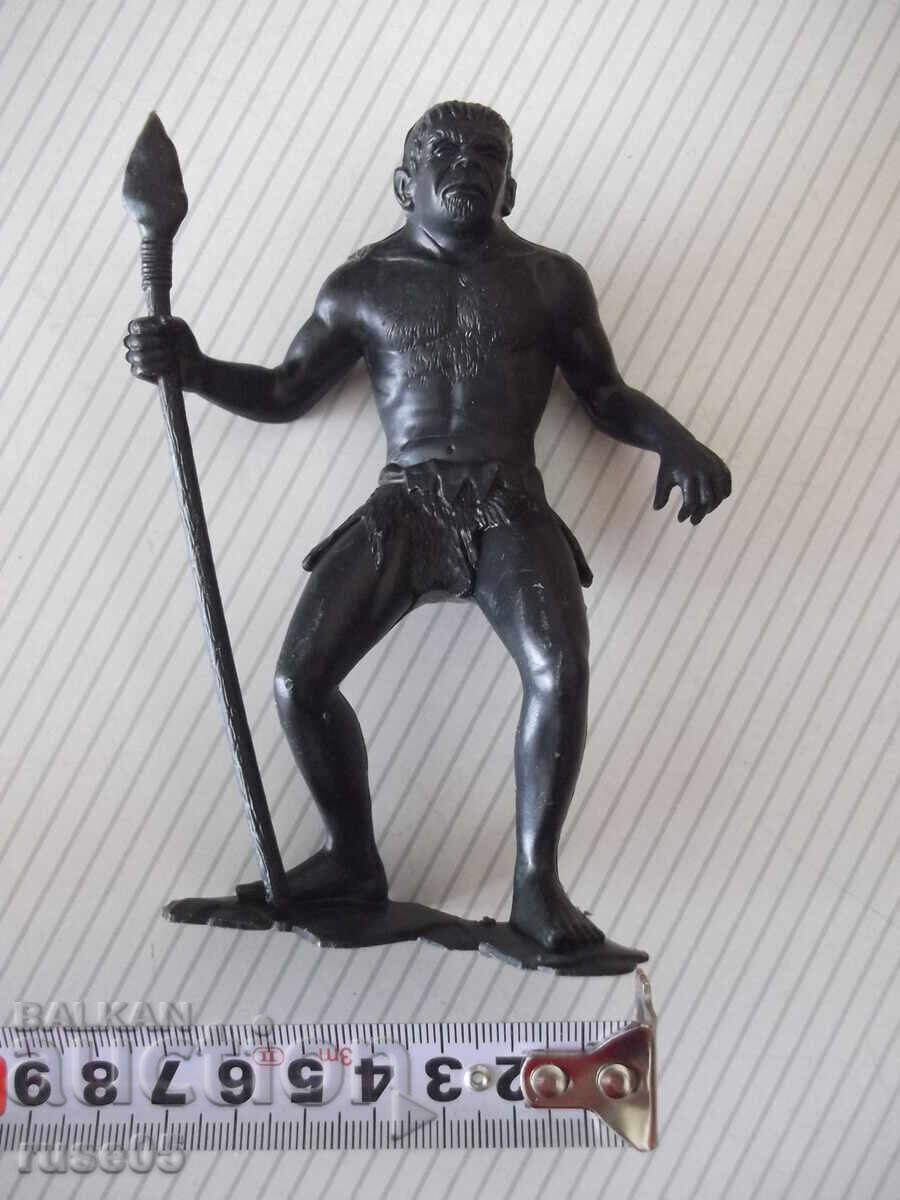 Figurină "Sălbatic cu suliță"