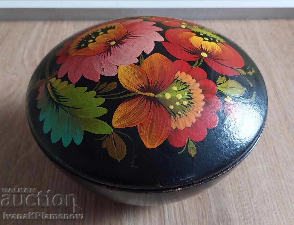 Cutie Hohloma Rusia pentru cunoscători cu preț € 10.00 | 19.56 BGN Cutie Hohloma Rusia pentru cunoscători cu preț € 10.00 | 19.56 BGN