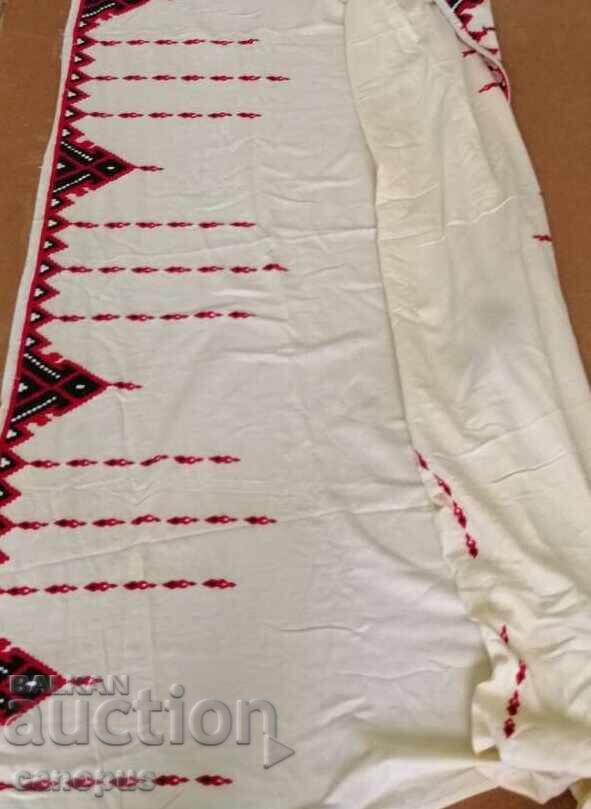 Livrarea Platou vechi cu broderie manuală - textil