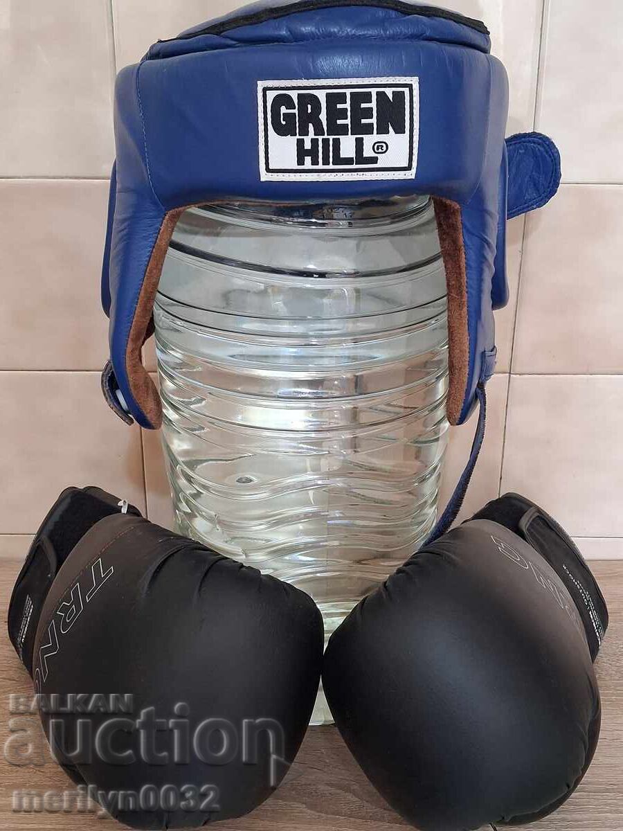 Delivery of Boxing gloves and protective mask