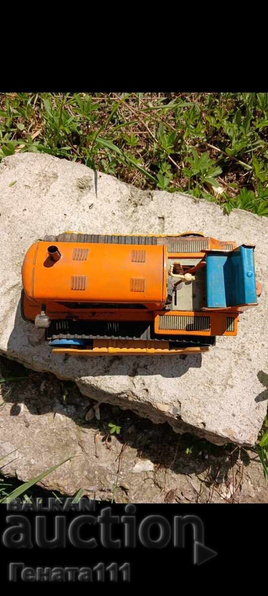 Παράδοση Παλιό μεταλλικό παιχνίδι τρακτέρ Παράδοση Παλιό μεταλλικό παιχνίδι τρακτέρ