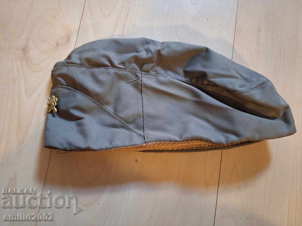 Военно кепе лятно