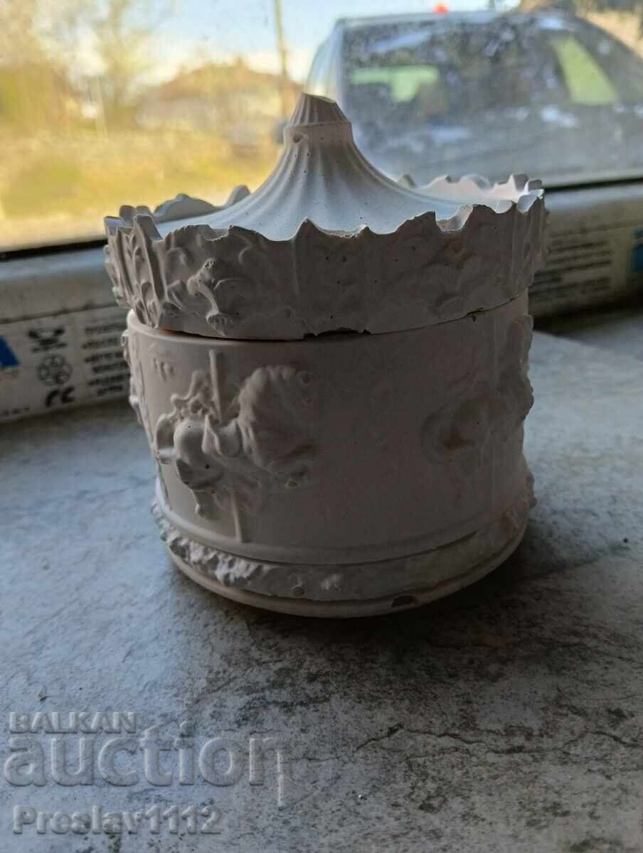 Recipient din ghips cu ornamente - 7 Recipient din ghips cu ornamente - 7