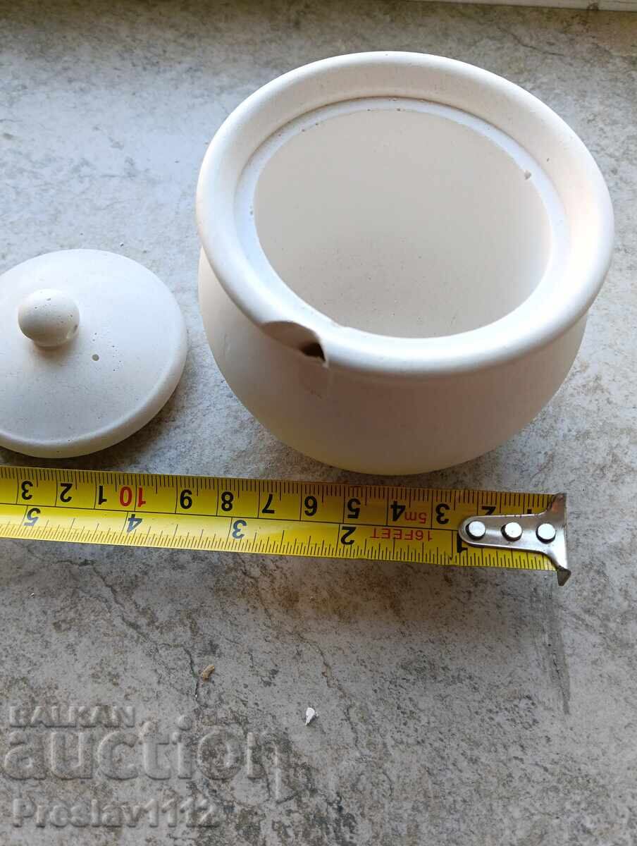 Ghiveci din ghips cu capac cu preț € 0.01 | 0.02 BGN