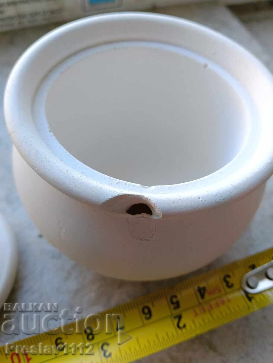 Licitație Ghiveci din ghips cu capac