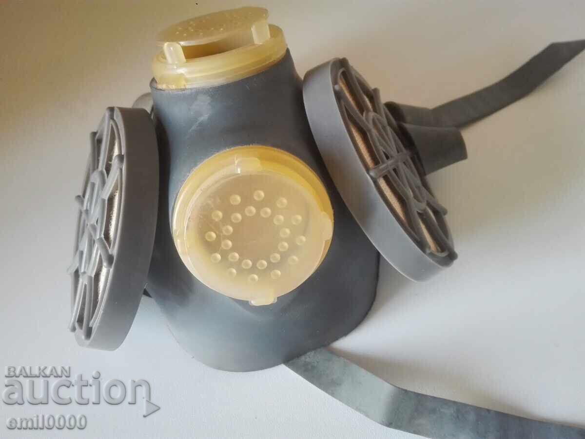 Стара респираторна маска. - 5