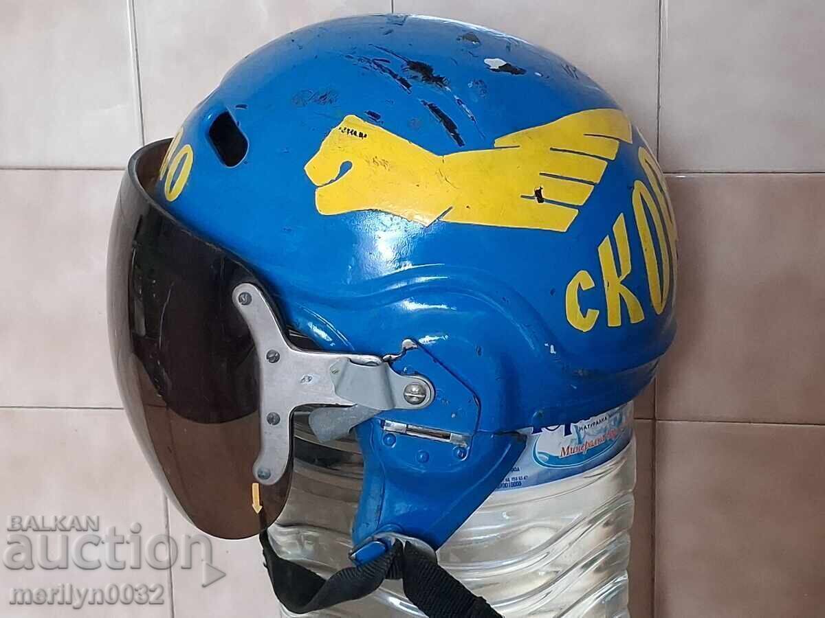 Δημοπρασία Κράνος πιλότου μαχητικού αεροσκάφους ΕΣΣΔ με μάσκα οξυγόνου