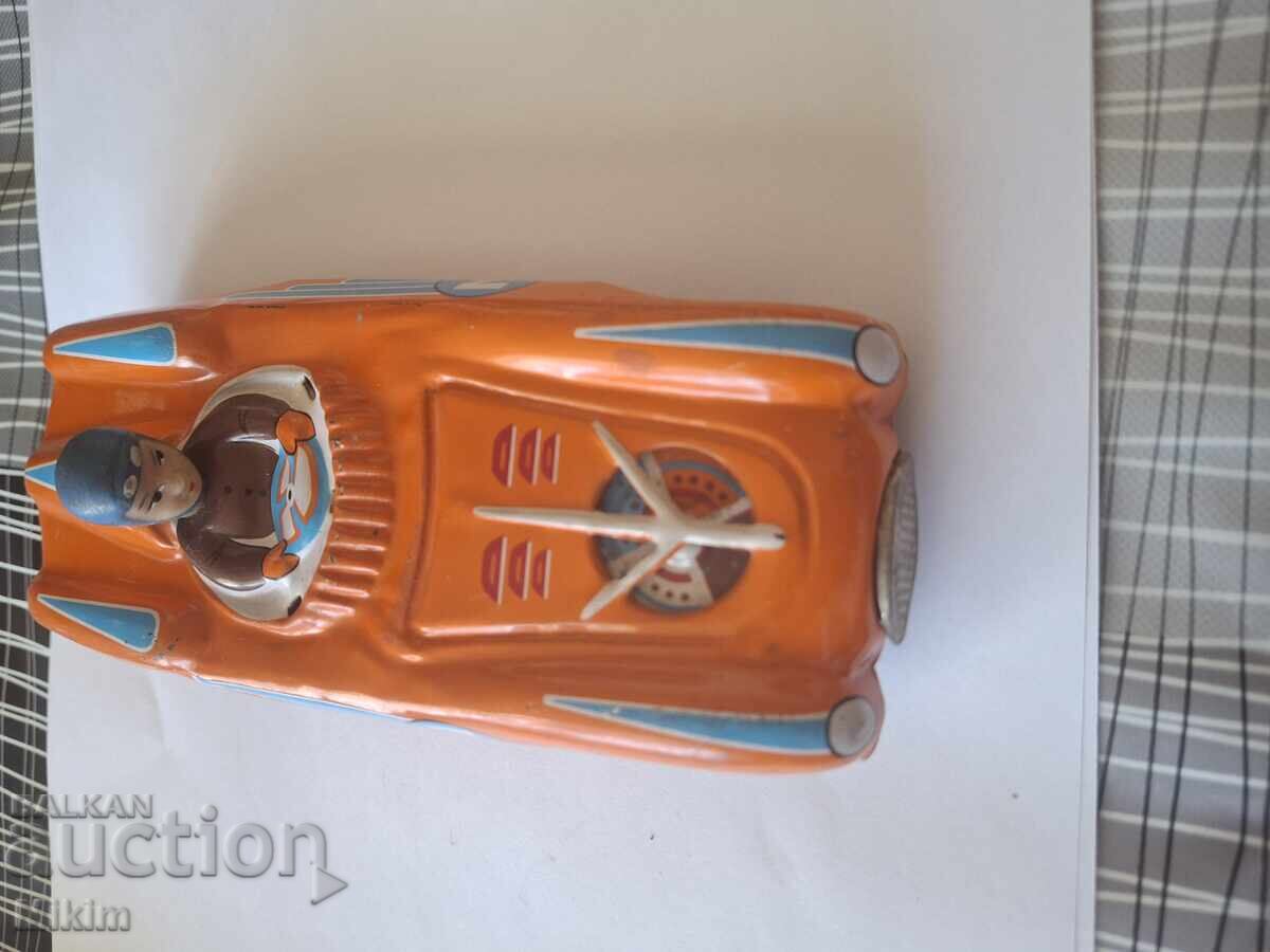 Mașinuță rară din tablă din perioada socialistă, anii '60 2 cu preț € 0.01 | 0.02 BGN