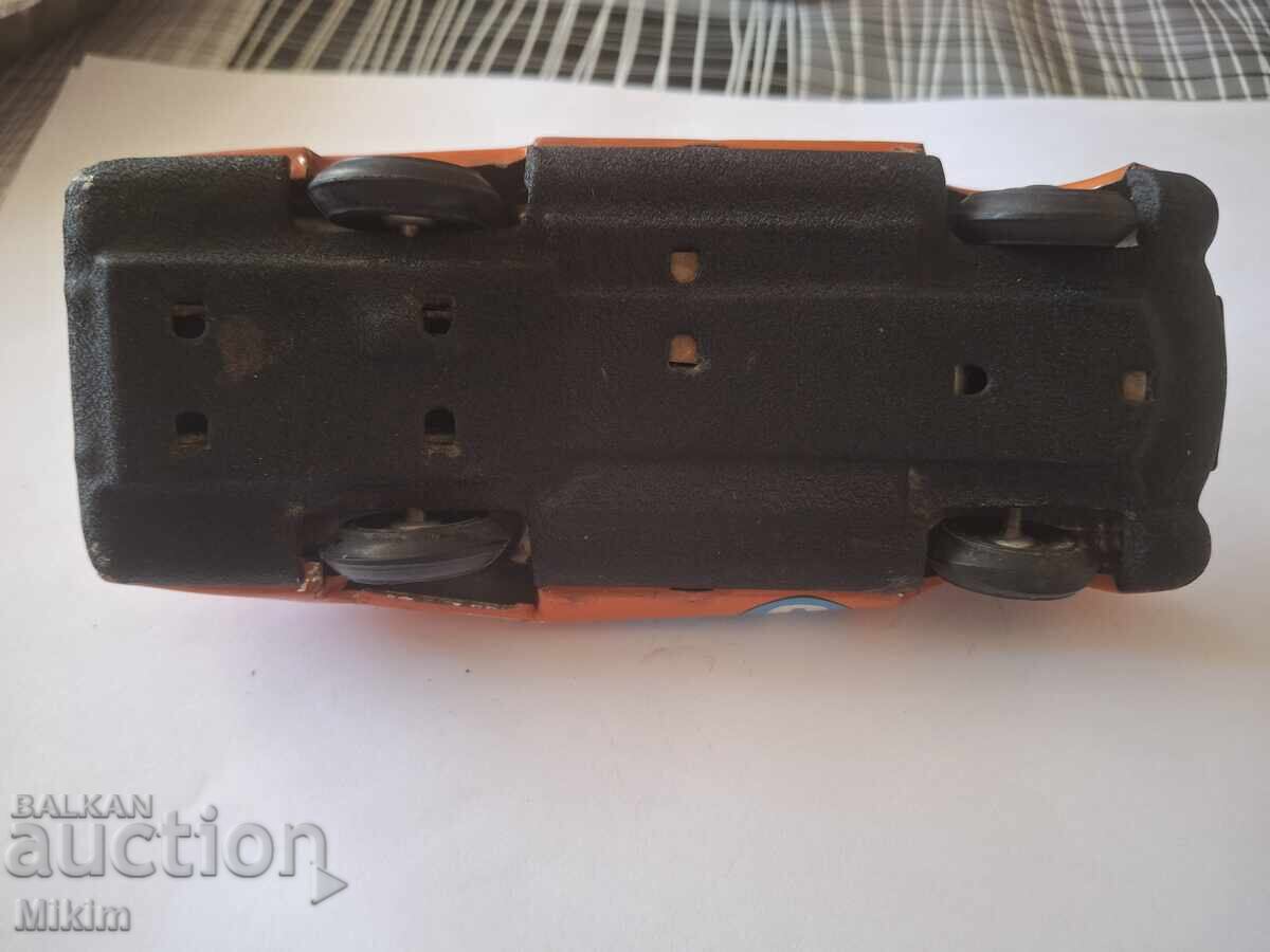 Mașinuță rară din tablă din perioada socialistă, anii '60 2 - 5