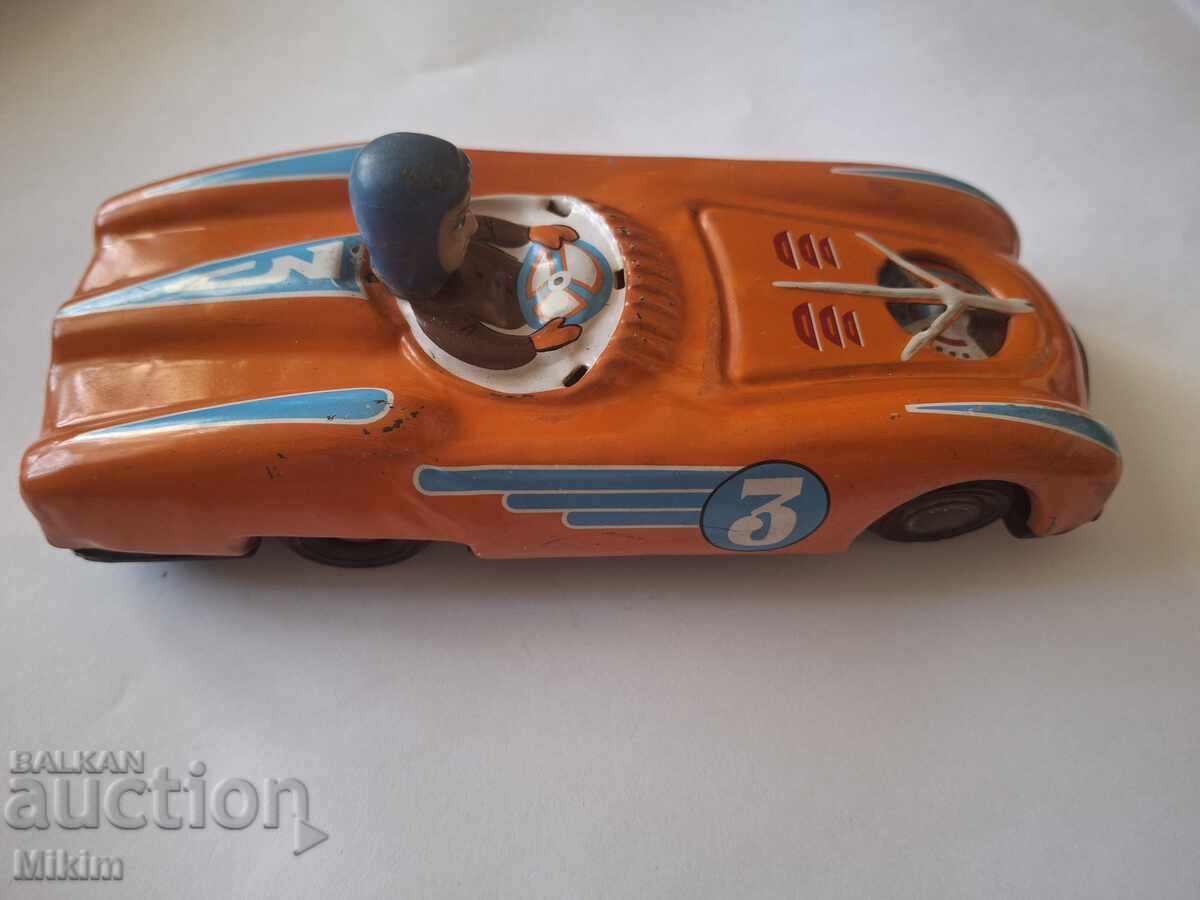 Mașinuță rară din tablă din perioada socialistă, anii '60 2