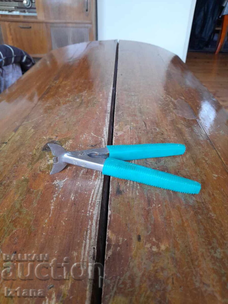 Un vechi deschizător de borcane