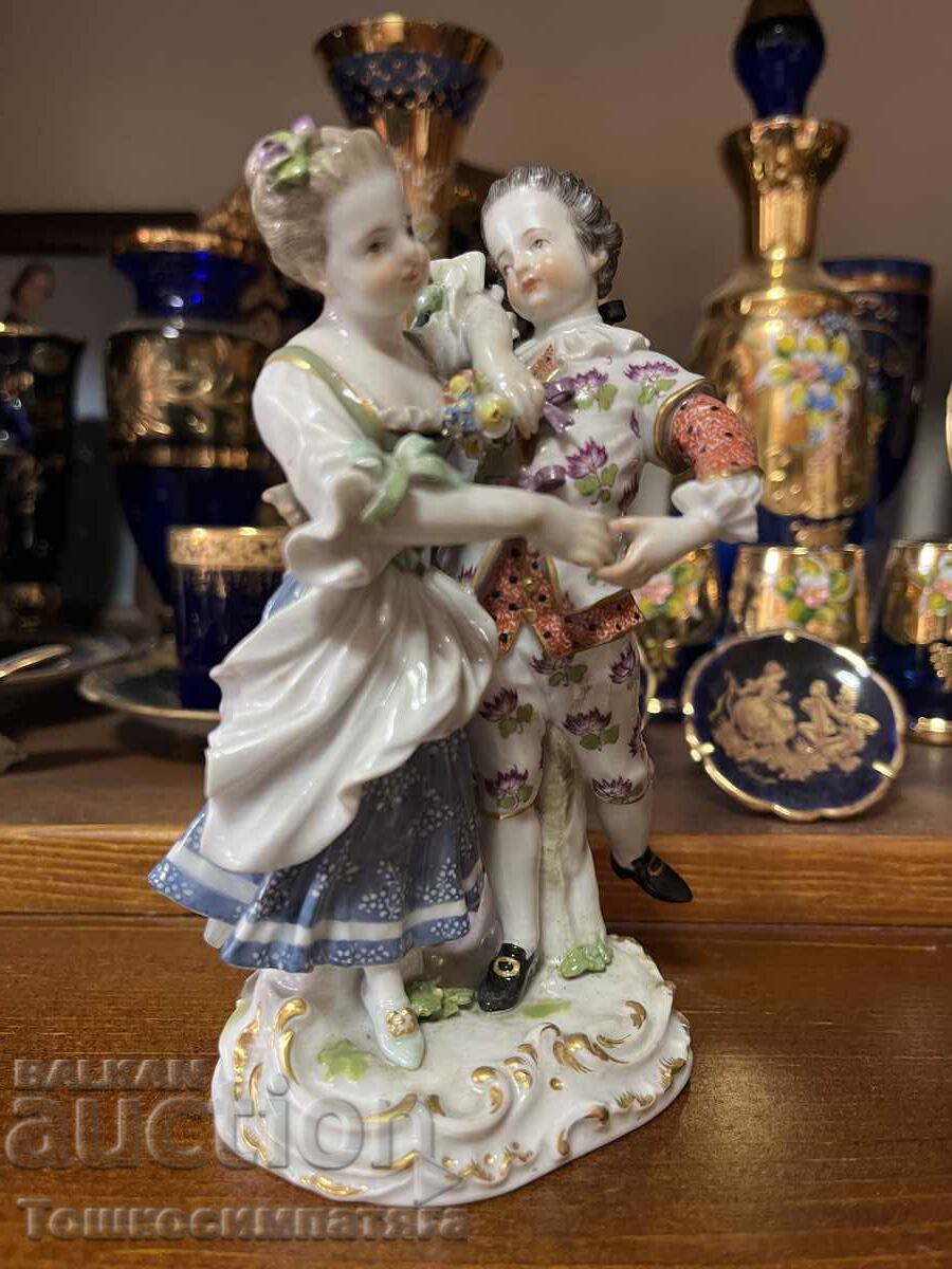 Стар Meissen-Танцуваща двойка по August Ringler с цена € 580.00 | 1134.38 лв.