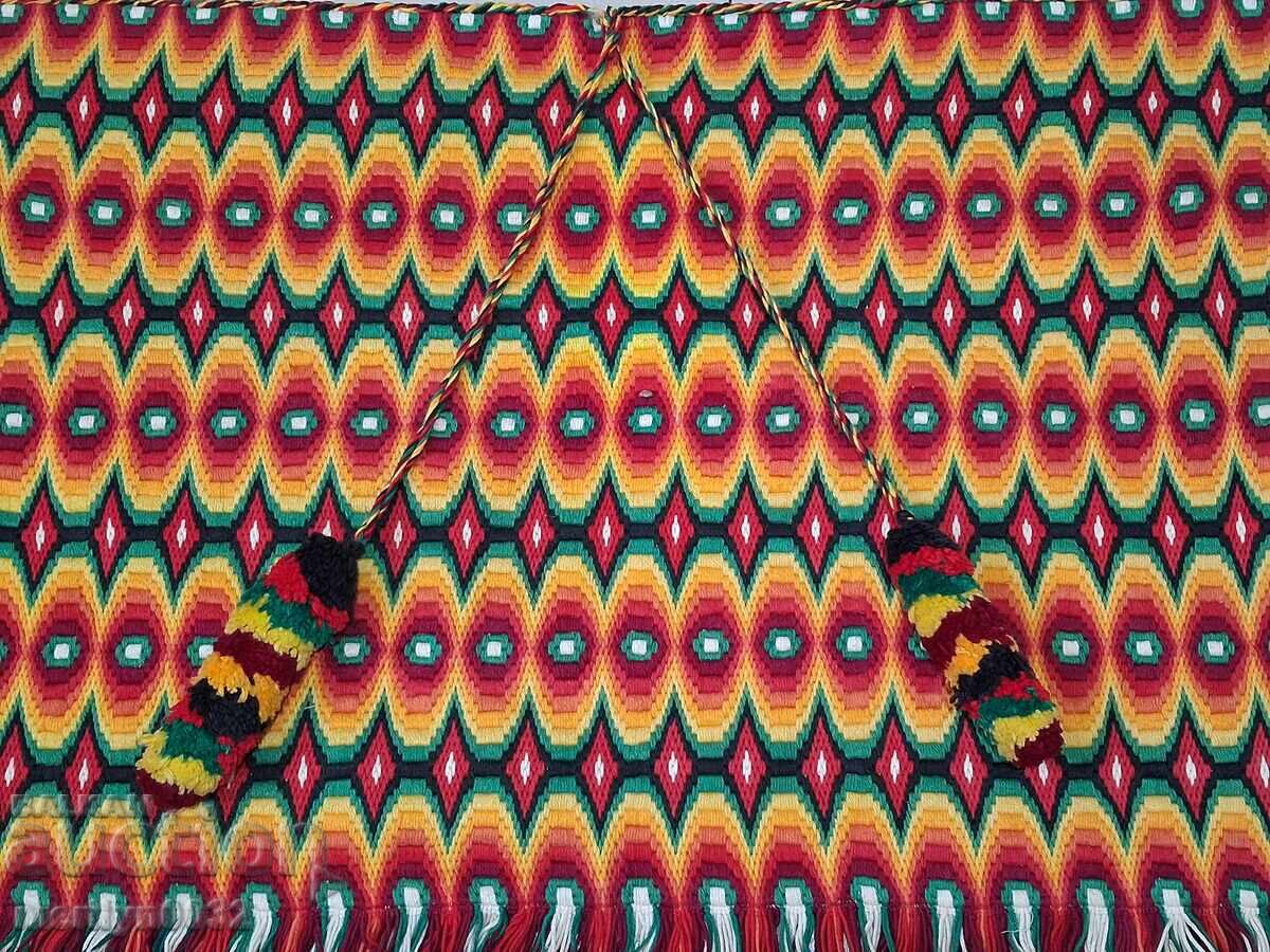 Стар ковьор за стена бродерия пано, килим картина с цена € 39.00 | 76.28 лв.