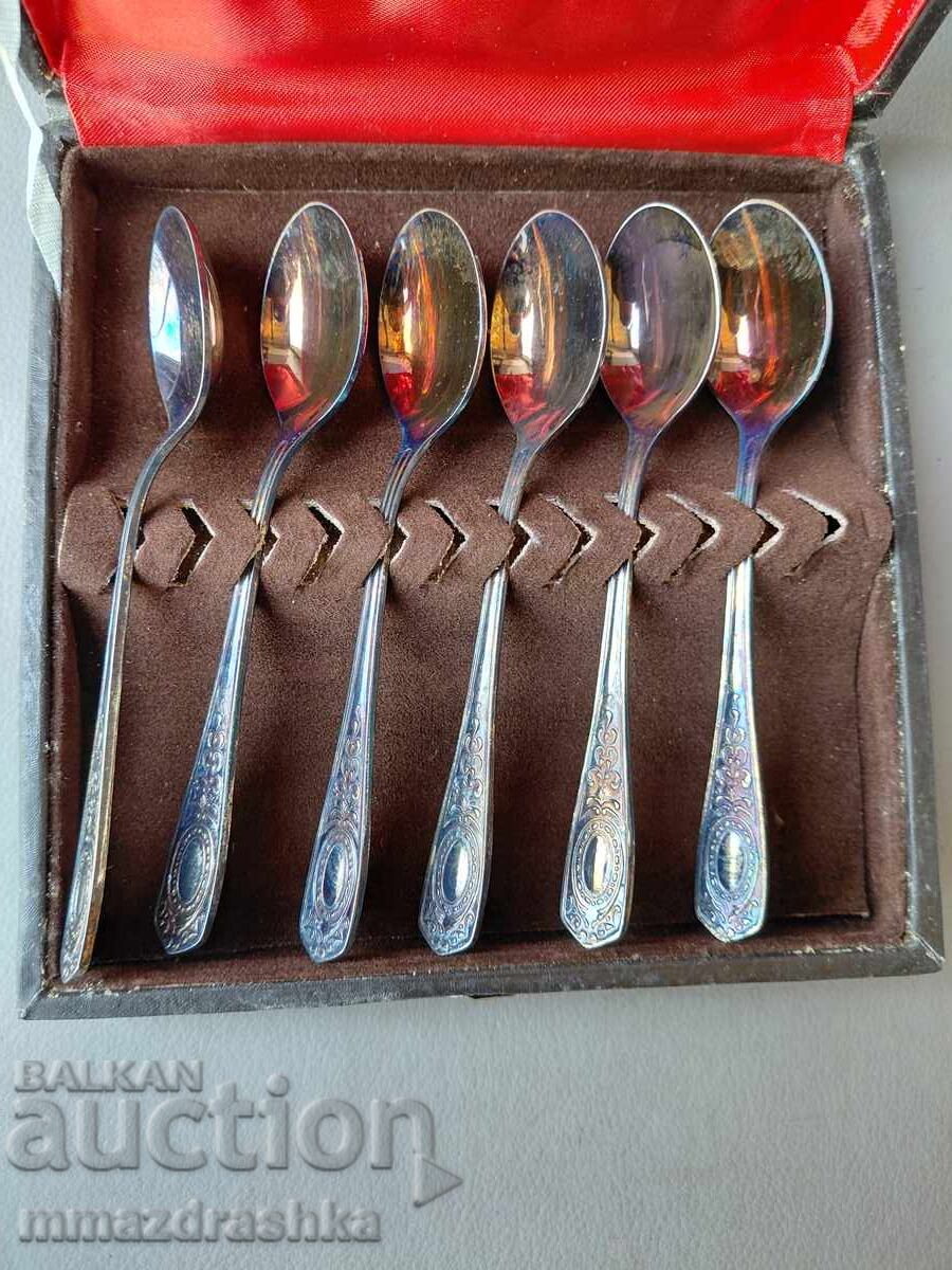 Ασημένια κουτάλια με τιμή € 0.22 | 0.43 BGN