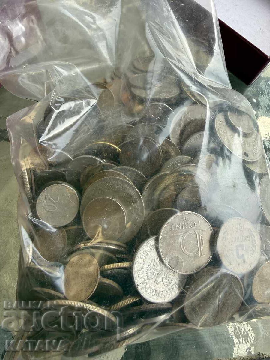 Παράδοση Παρτίδα νομισμάτων 485 τεμάχια από όλο τον κόσμο