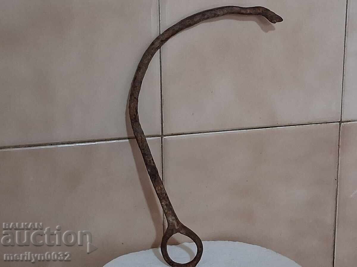 Livrarea Cheie forjată manual din perioada Renașterii naționale, primitivă