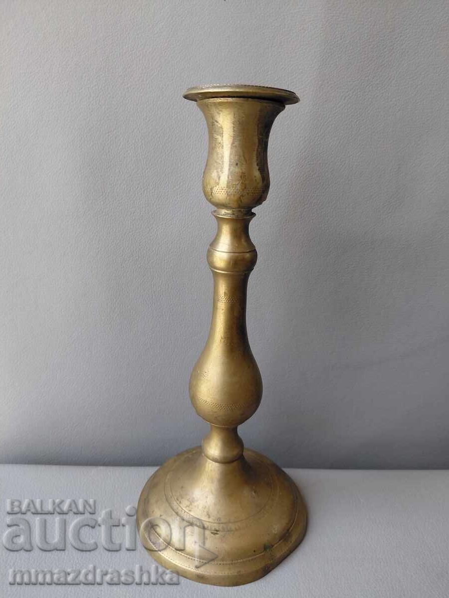 Χάλκινο κηροπήγιο