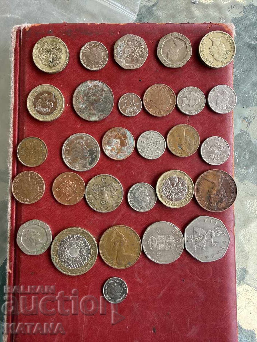Livrarea Lot de 46 monede din întreaga lume